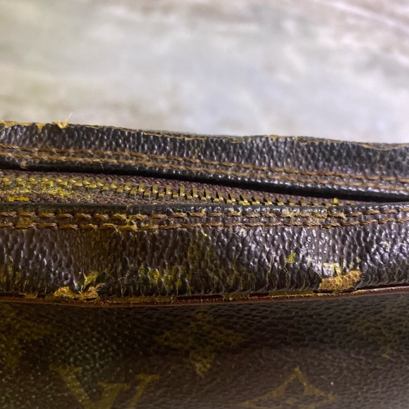 Louis Vuitton Monogram Marly Dragonne GM Wristlet - Picture 5 of 12